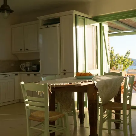 Juno In Kea Koundouros