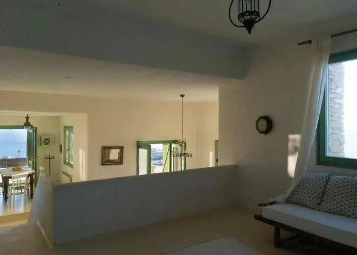 Juno In Kea Koundouros